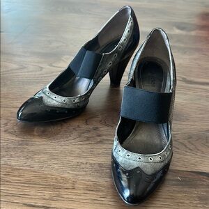 Victor Alfaro Women’s 8M Black and Gray Heels